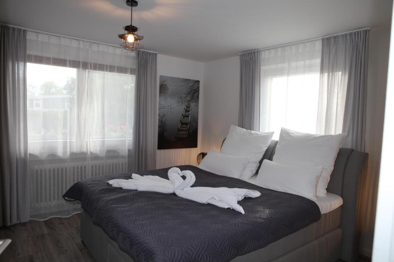 Gaestehaus Zum Rhein Rheinhausen Dış mekan fotoğraf